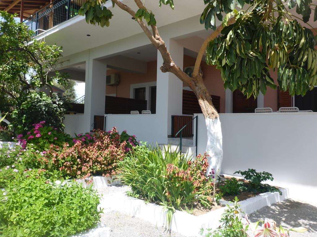 Studios Resbithas Gythio Exterior photo